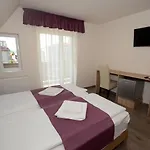 Hevizi Topark Panzio Bed & Breakfast
