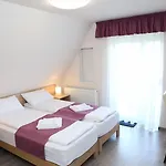 Hevizi Topark Panzio Bed & Breakfast 3*